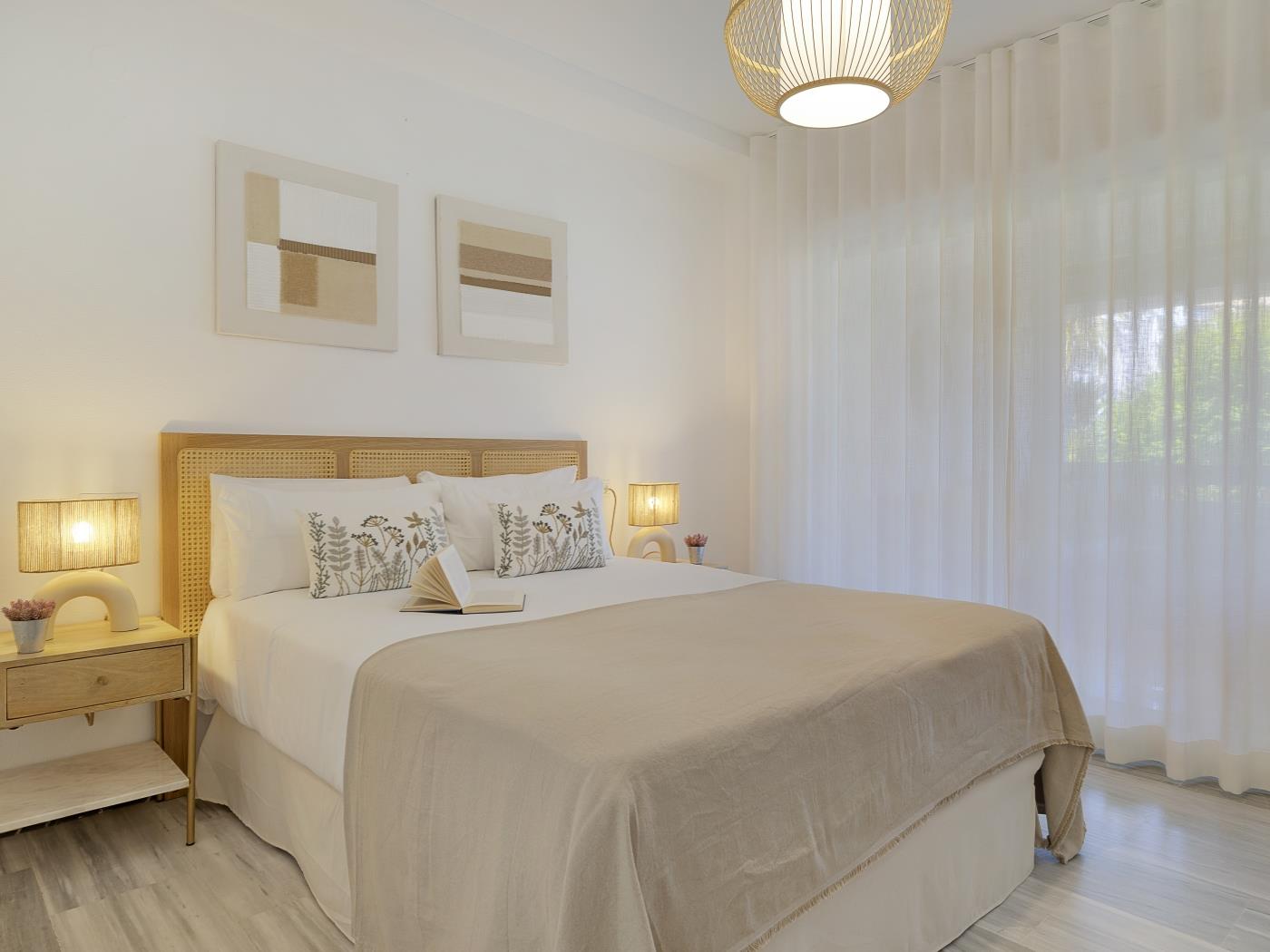 Elegant two-bedroom apartment in Medina Garden