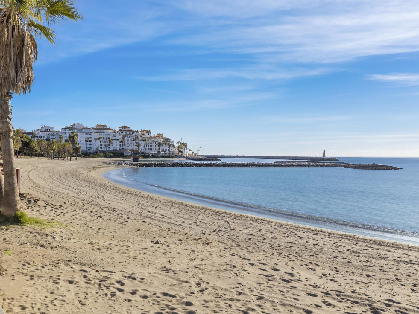 Apt lumineux de 2 chambres à Playas del Duque-13