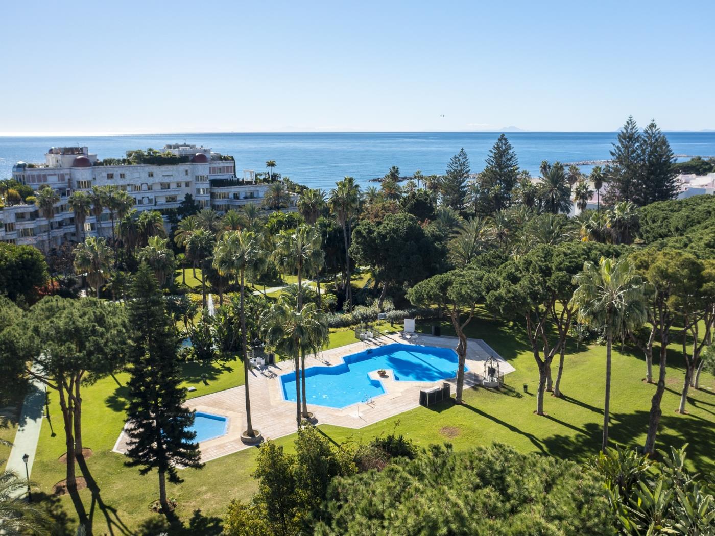 Apt lumineux de 2 chambres à Playas del Duque-14