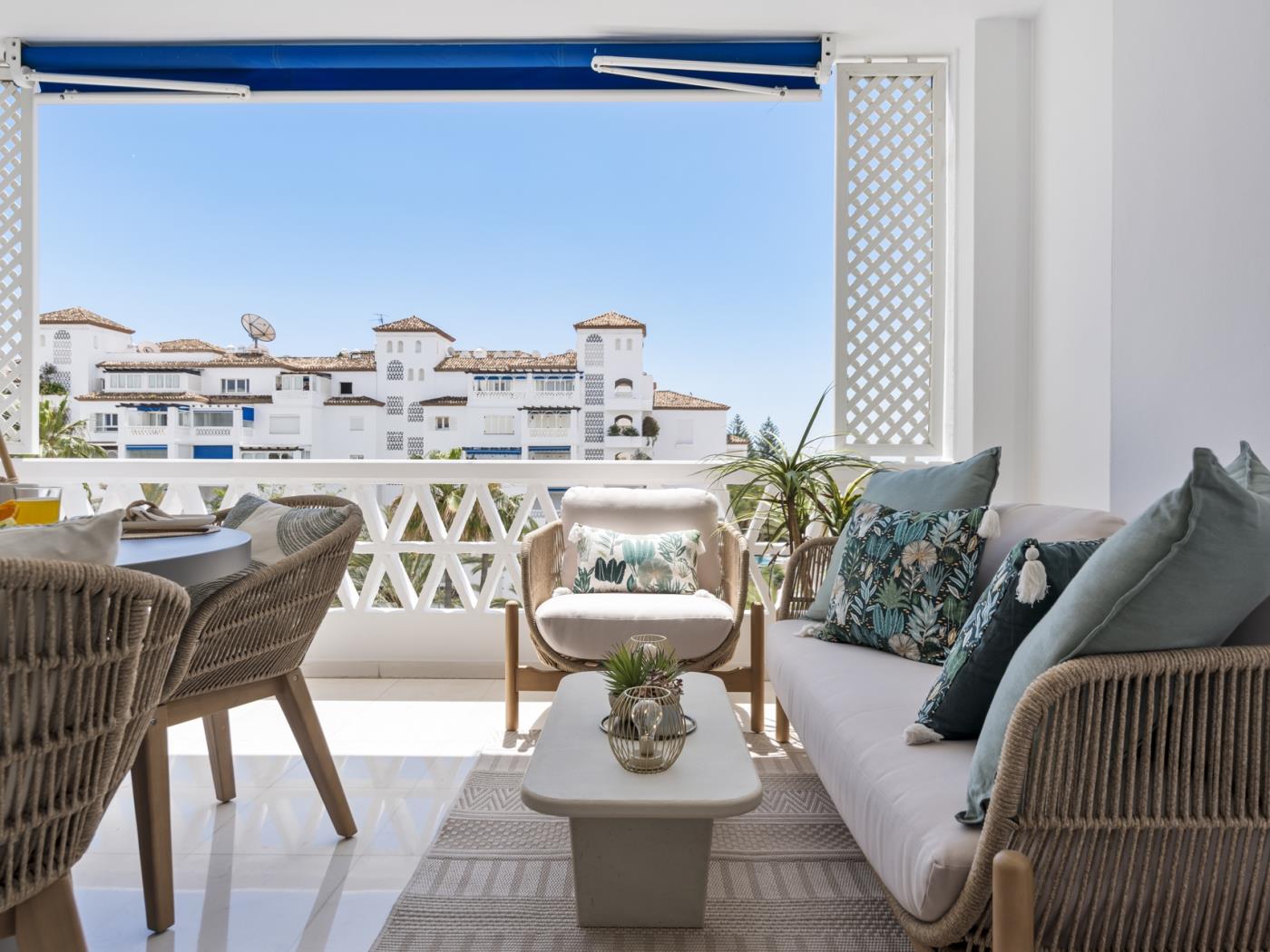 Apartment in Las Gaviotas for 4 people | Banus Rentals-10