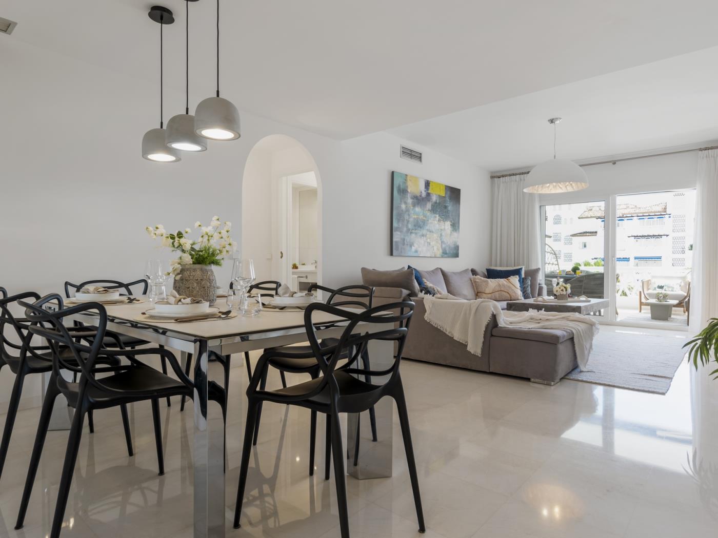 Modern 2-Bedroom Apartment in Las Gaviotas-17