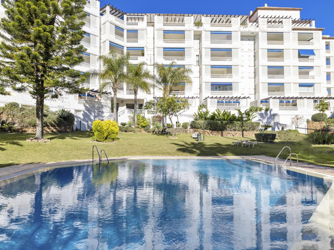 Modern 2-Bedroom Apartment in Las Gaviotas-35