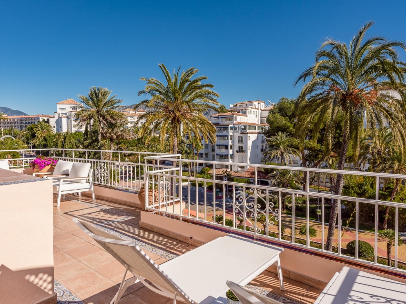 Penthouse dans le complexe Andalucía del Mar-17