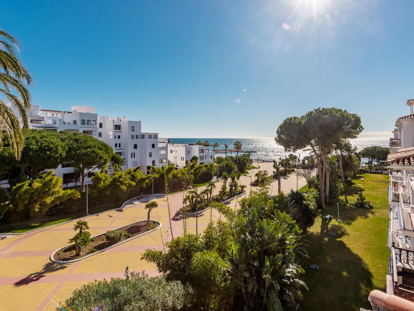 Penthouse in the complex Andalucía del Mar-28