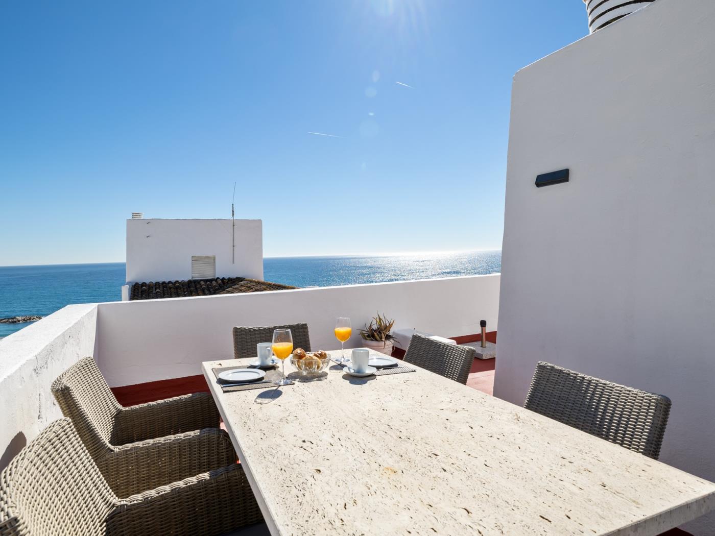 Penthouse in Playas del Duque for 4 people | Casa Cadiz 607-14