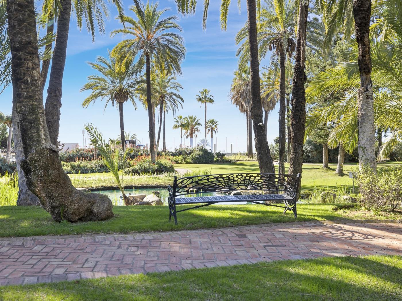 Apt élégant de 2 chambres á Playas del Duque-40