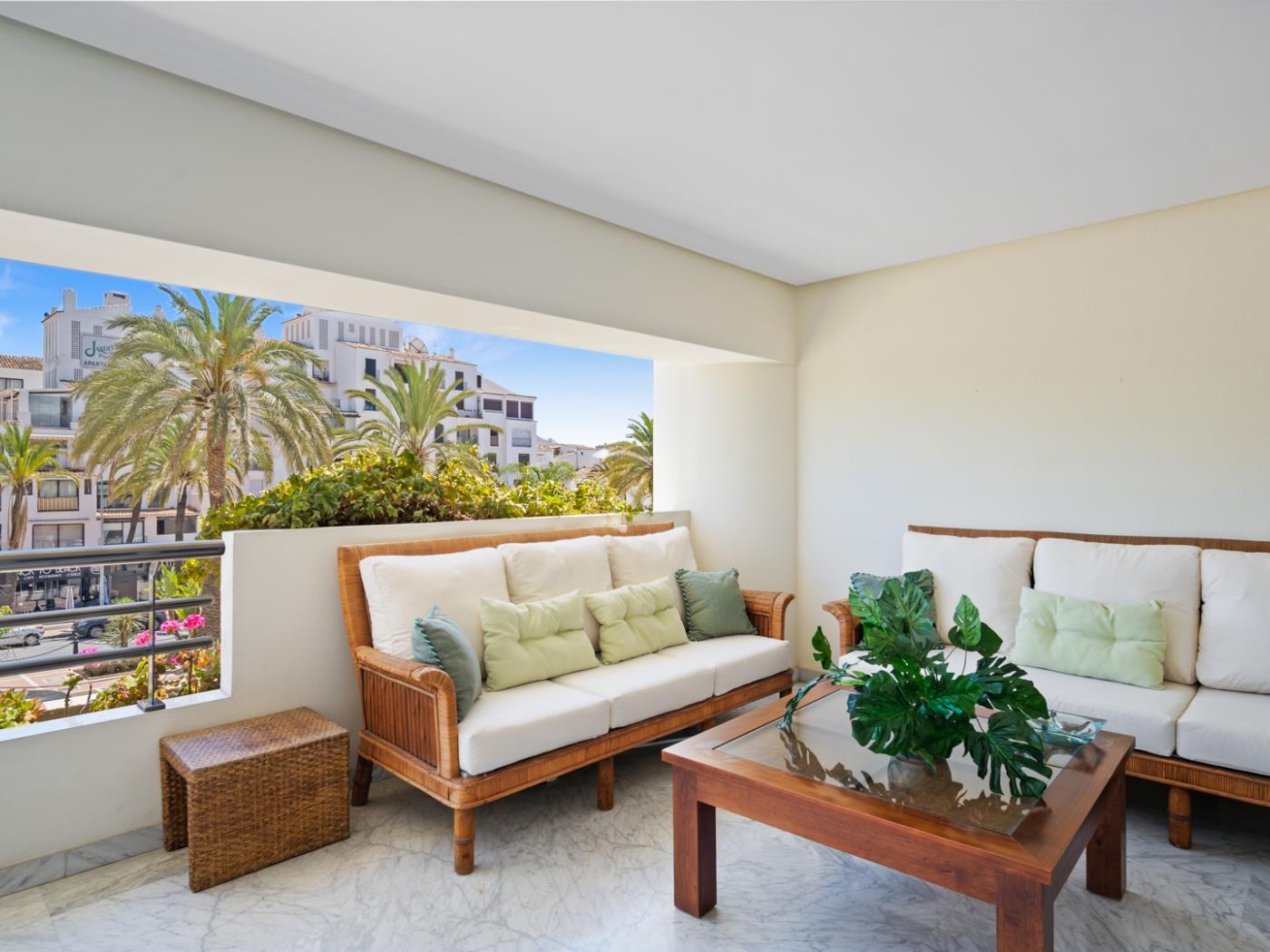 Appartement de 3 chambres à coucher près de la plage situé à Playas del Duque