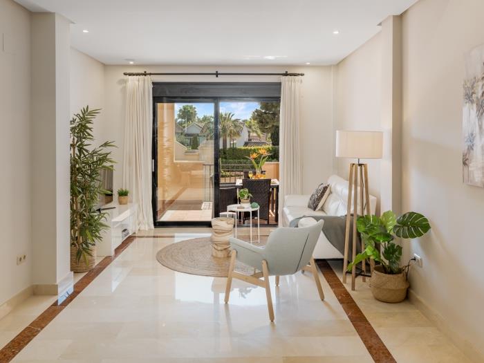 Quiet & bright apartment in Las Mimosas de Banús-Indoor pool