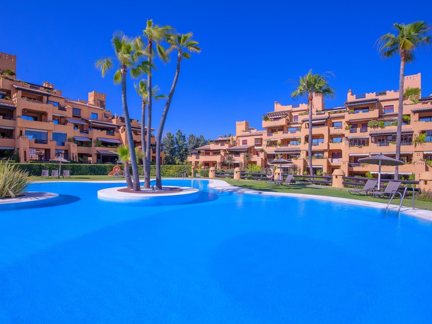 Appartement exclusif de 3 chambres en bord de mer à Estepona-24