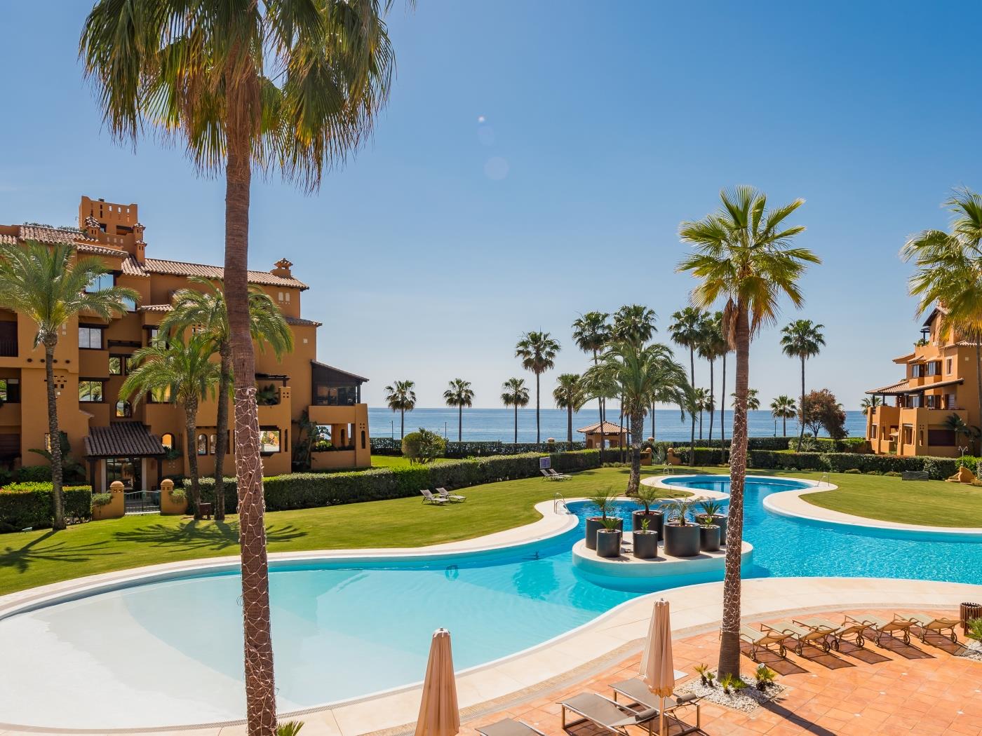 Appartement exclusif de 3 chambres en bord de mer à Estepona-29