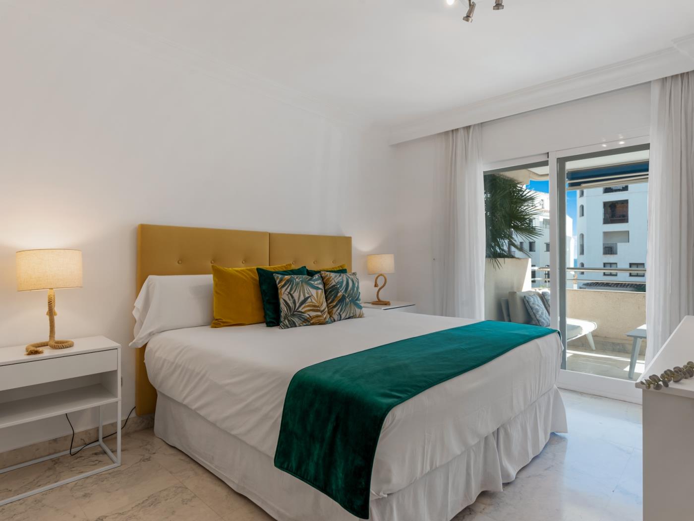 Apartamento en Marina Banus para 6 personas | 1-3F-9