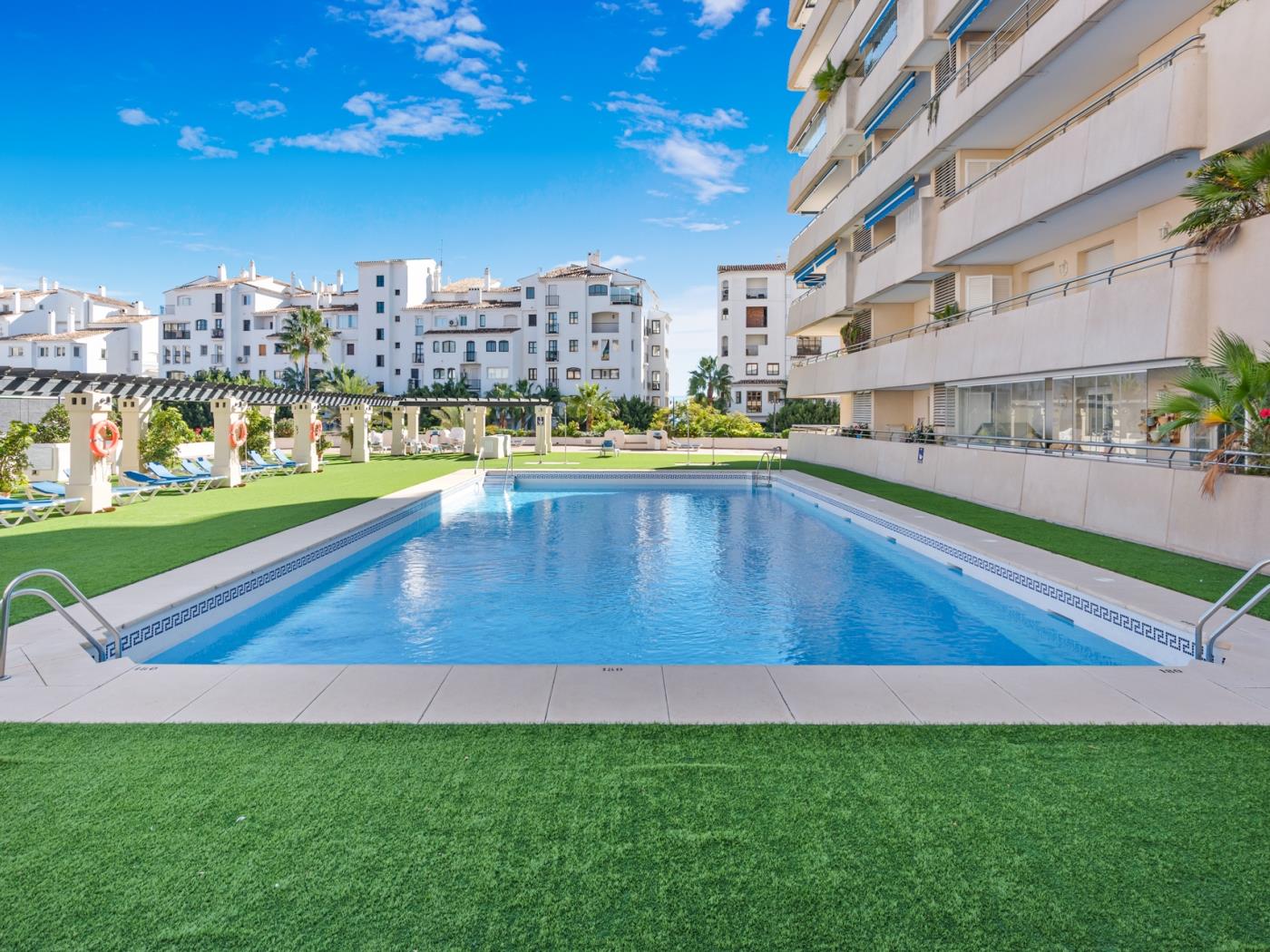 Apartamento en Marina Banus para 6 personas | 1-3F-34