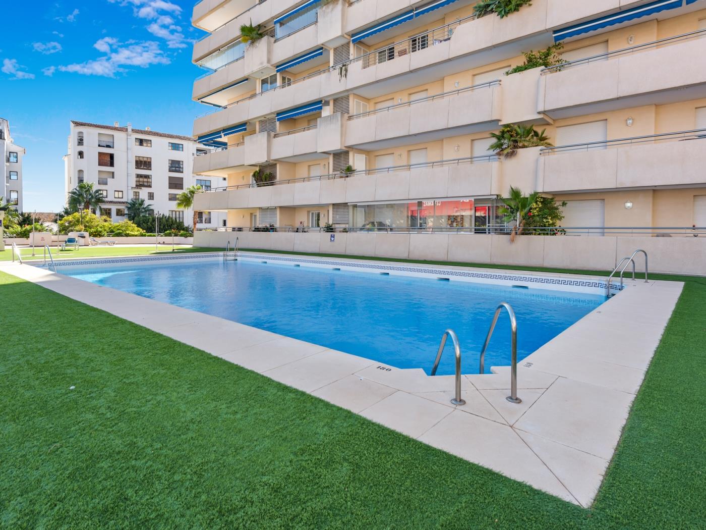 Apartamento en Marina Banus para 6 personas | 1-3F-36