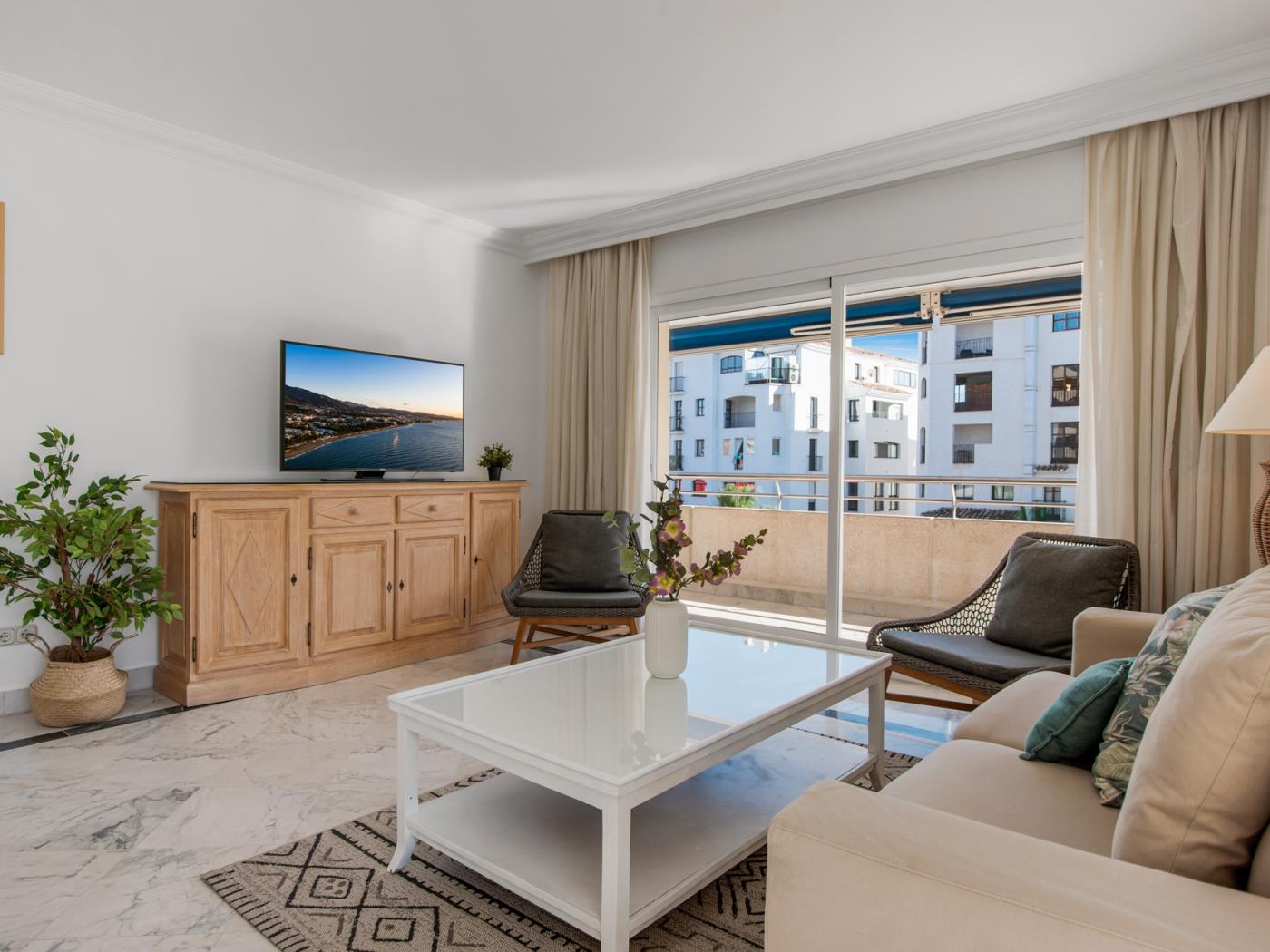 Apartamento en Marina Banus para 6 personas | 1-3F-5