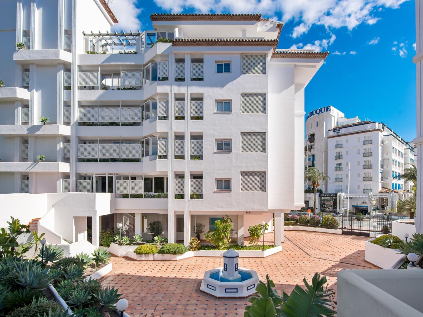 Spacious 2-Bedroom Apartment in Las Gaviotas-32