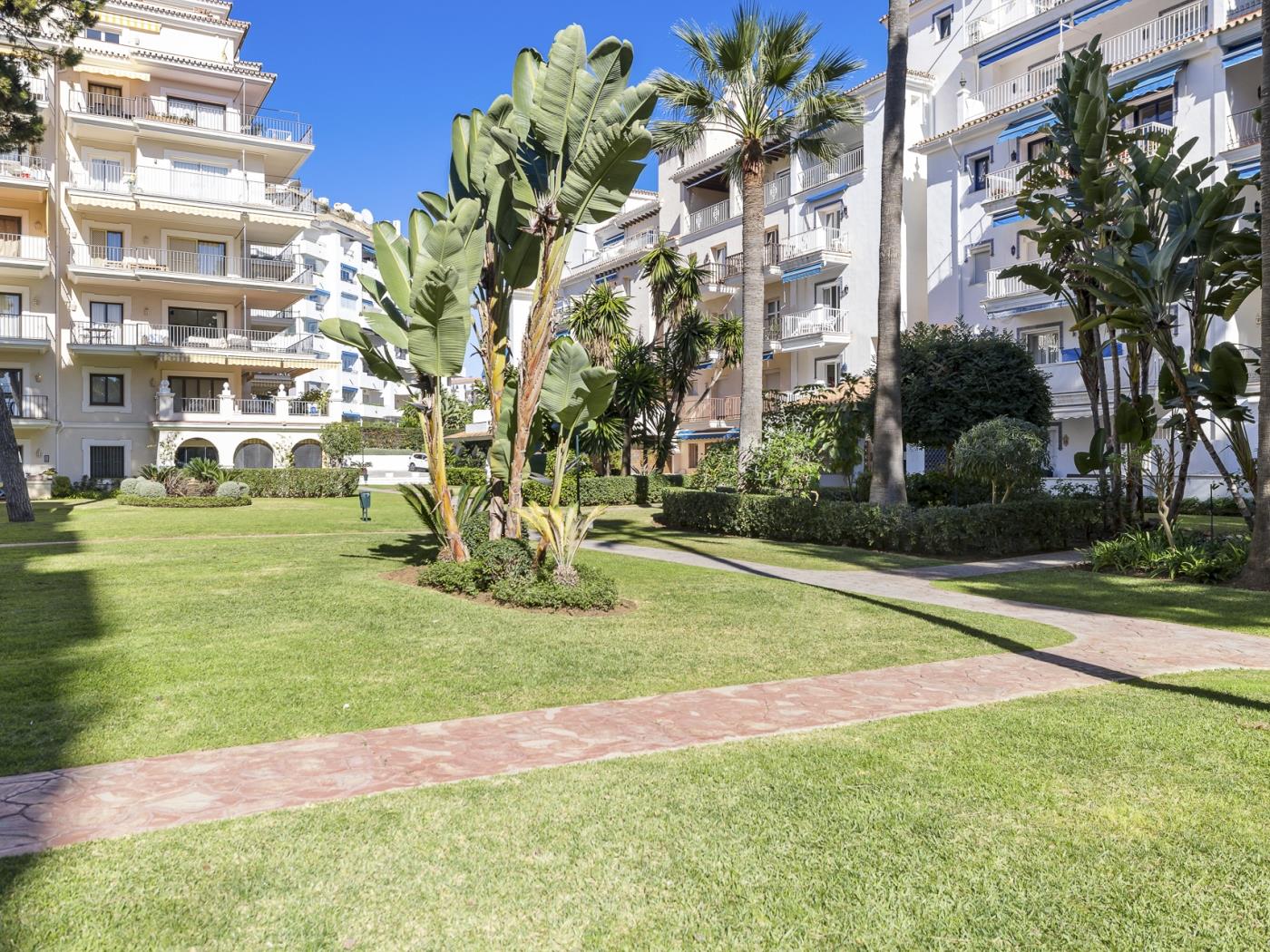 Comfort and elegance for two people in Andalucía del Mar-10