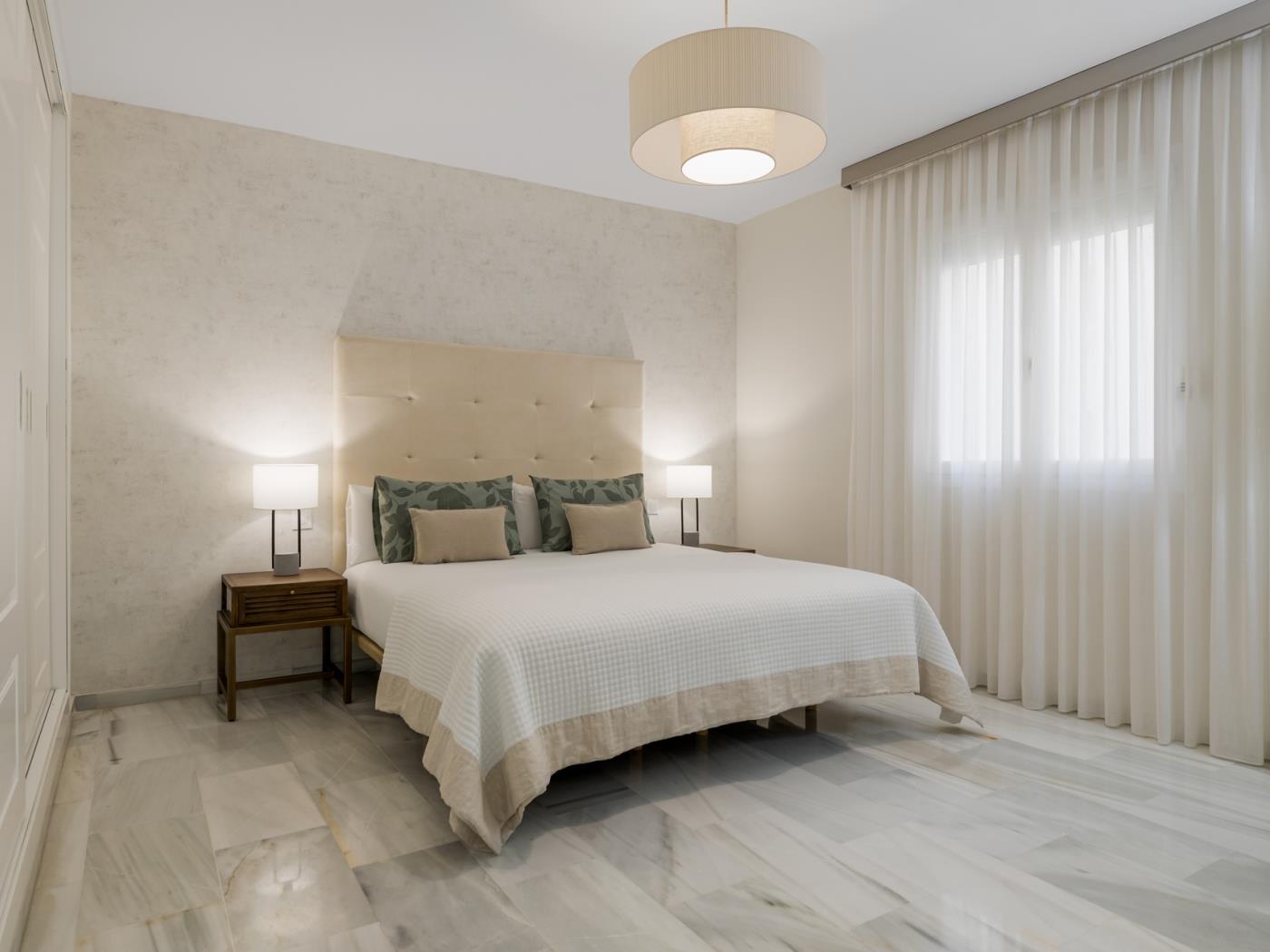 Renovated 3-bedroom apartment in Playas del Duque