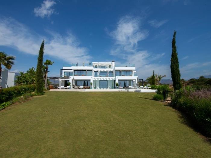 Casa Licada, an Impressive 9-Bedroom Villa-31