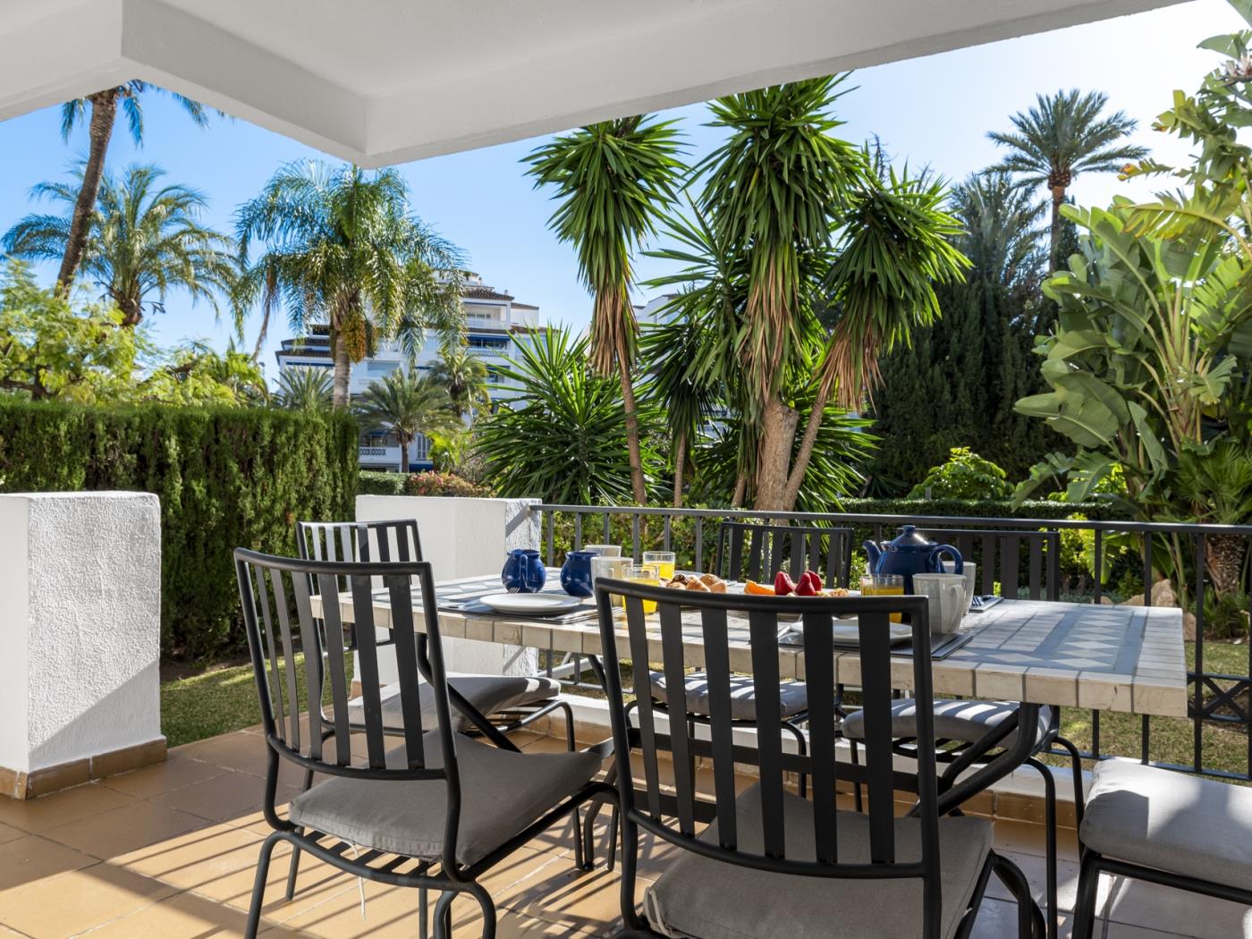 Sunny ground floor apartment with terrace-10