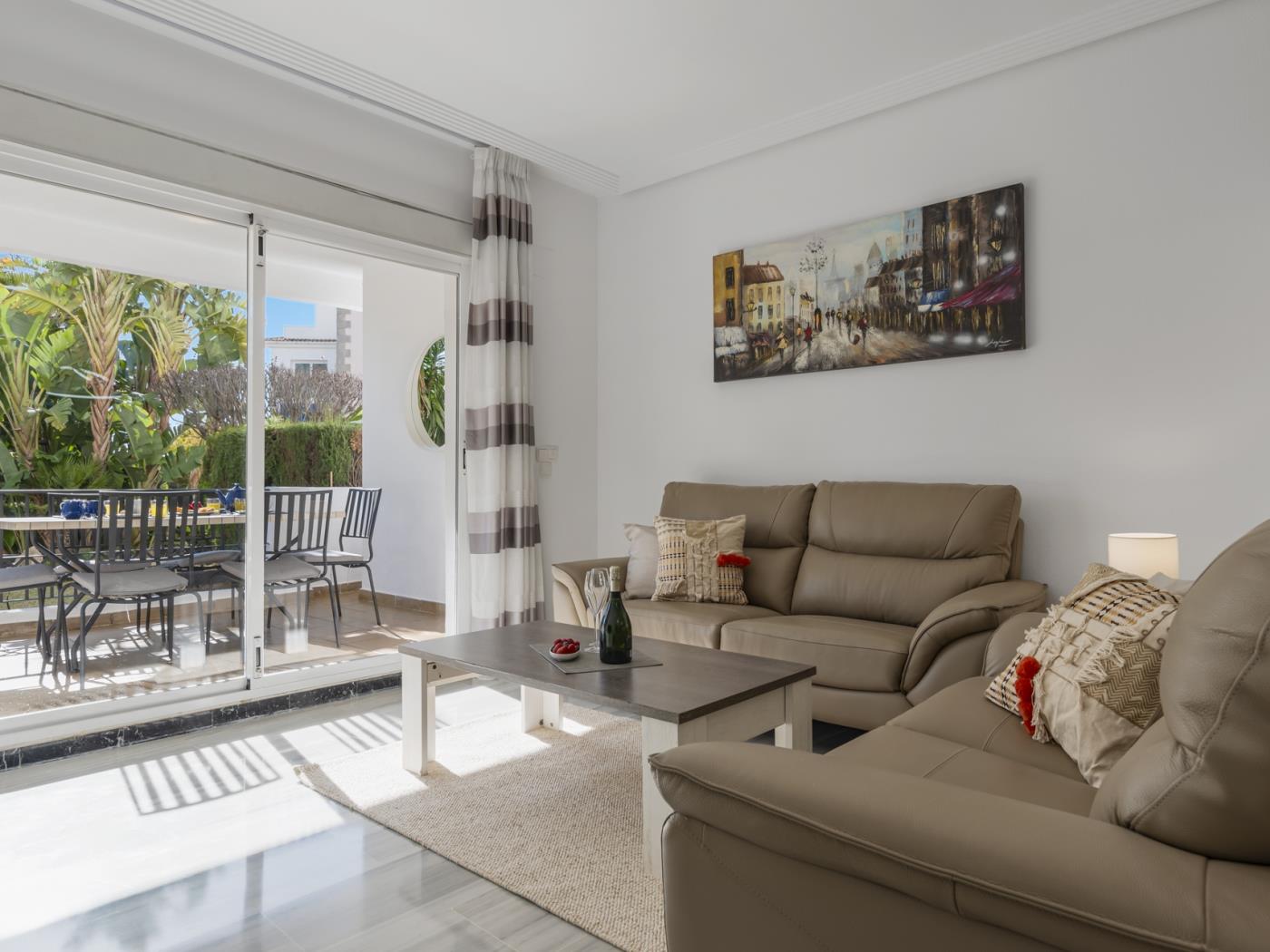 Apartamento bajo con terraza en Medina Garden-13