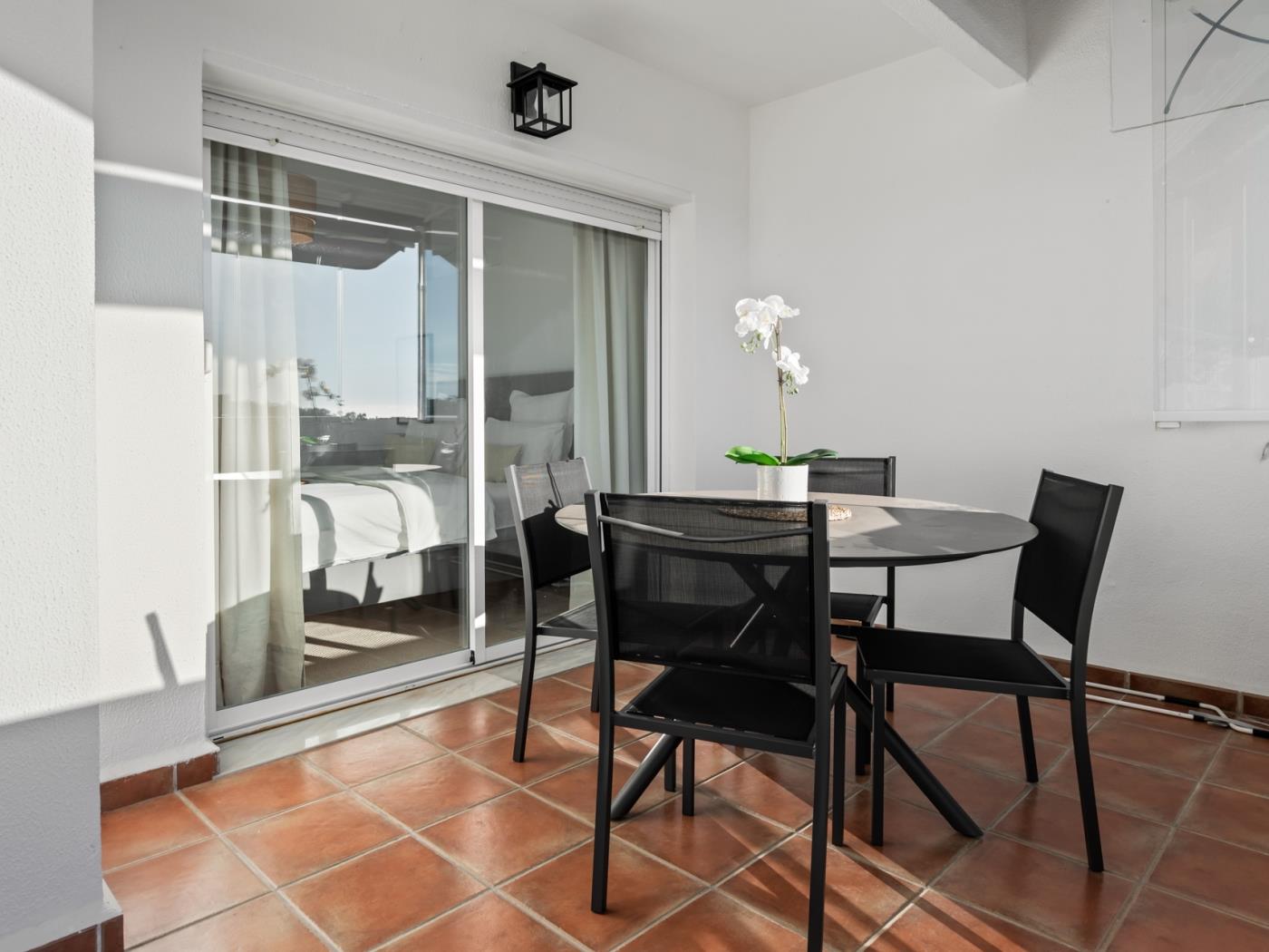 Two bedroom apartment, close to the beach in Puerto Banús-16