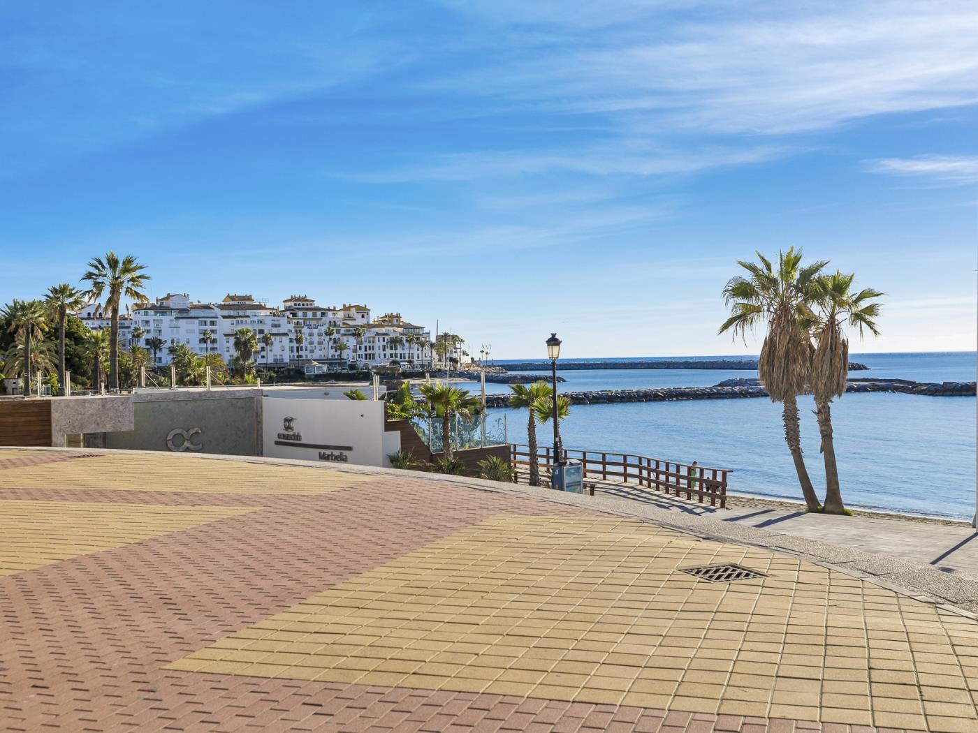 Two bedroom apartment, close to the beach in Puerto Banús-30