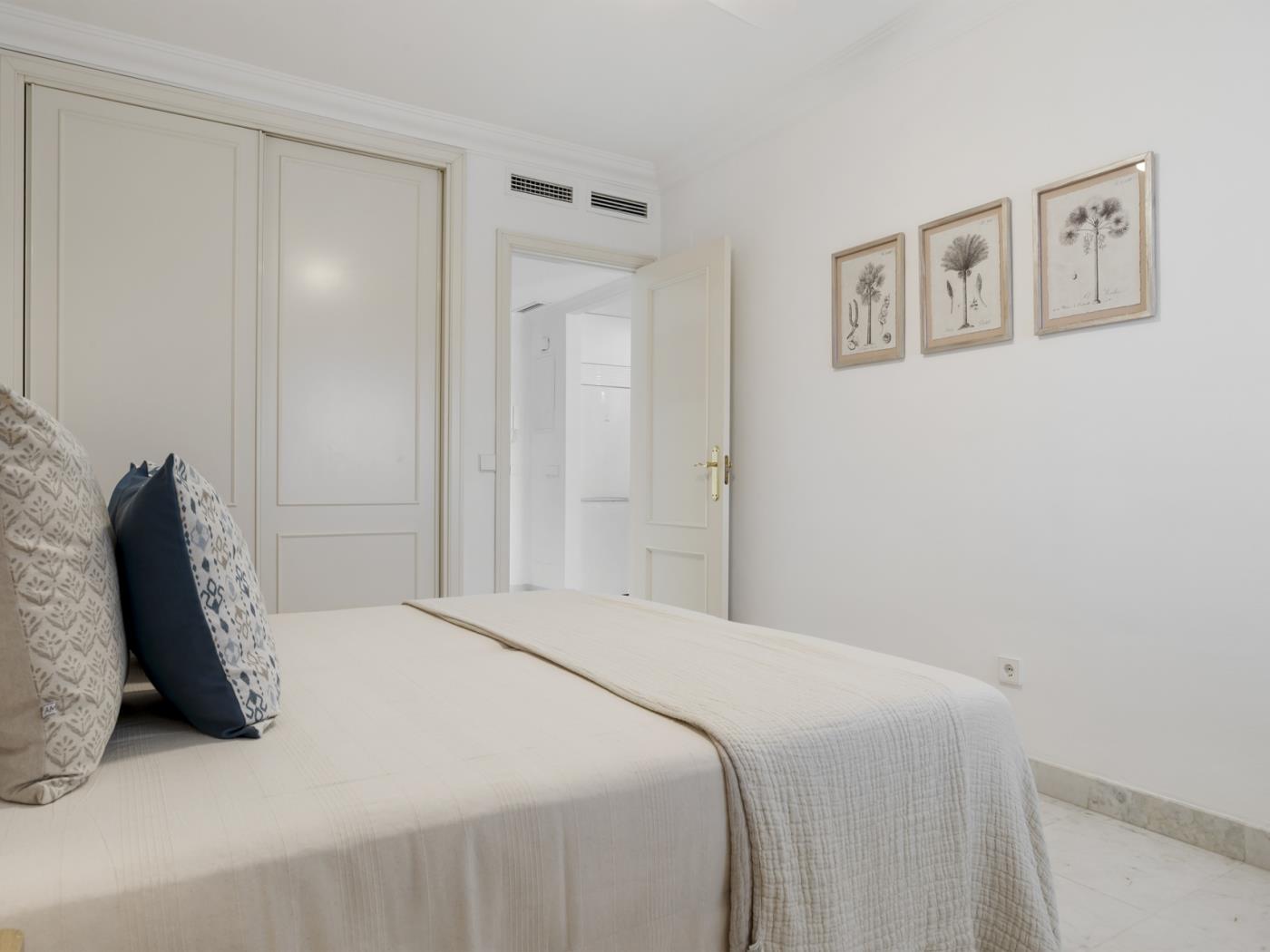 Apartment in Marina Banus for 2 people | 4-7 L-12