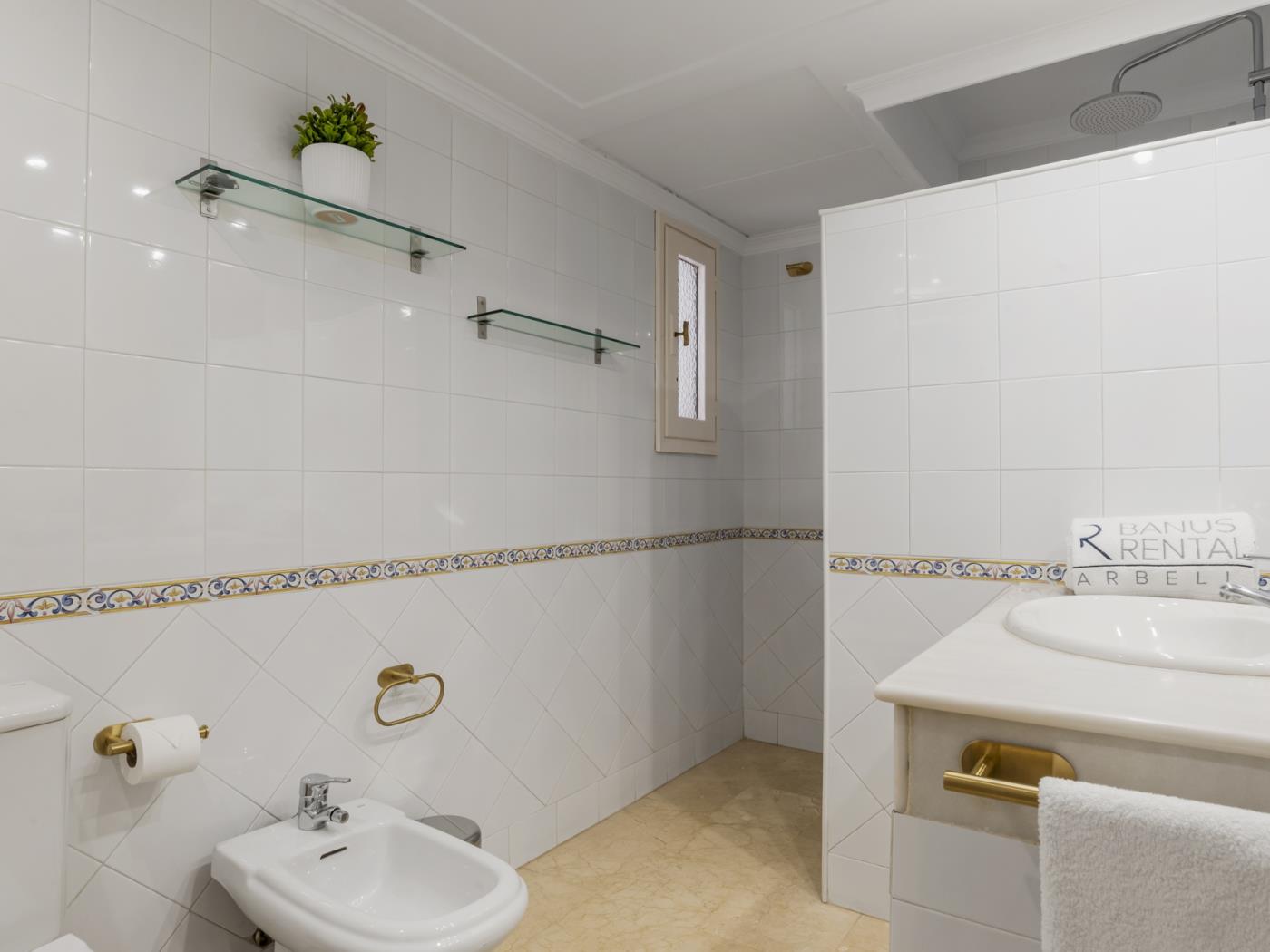 Apartamento en Playas del Duque para 4 personas | Casa Cadiz 208-21