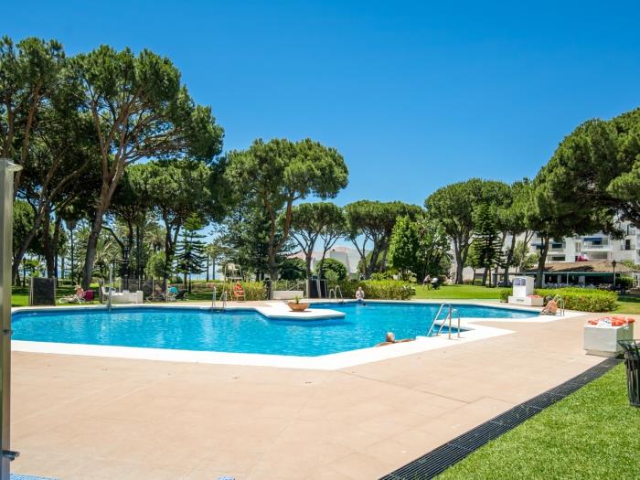 Apartamento en Playas del Duque para 4 personas | Casa Cadiz 208-29