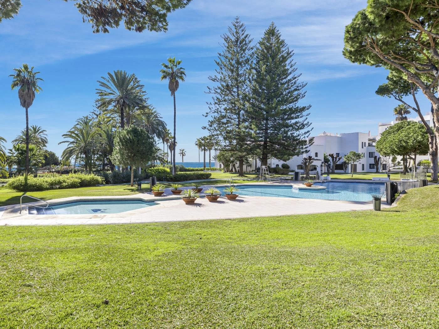 Apartamento en Playas del Duque para 4 personas | Casa Cadiz 208-32