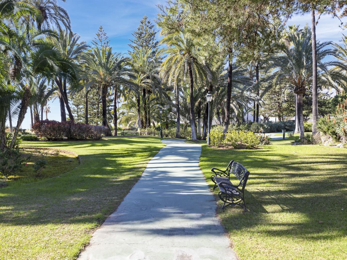 Apartamento en Playas del Duque para 4 personas | Casa Cadiz 208-42