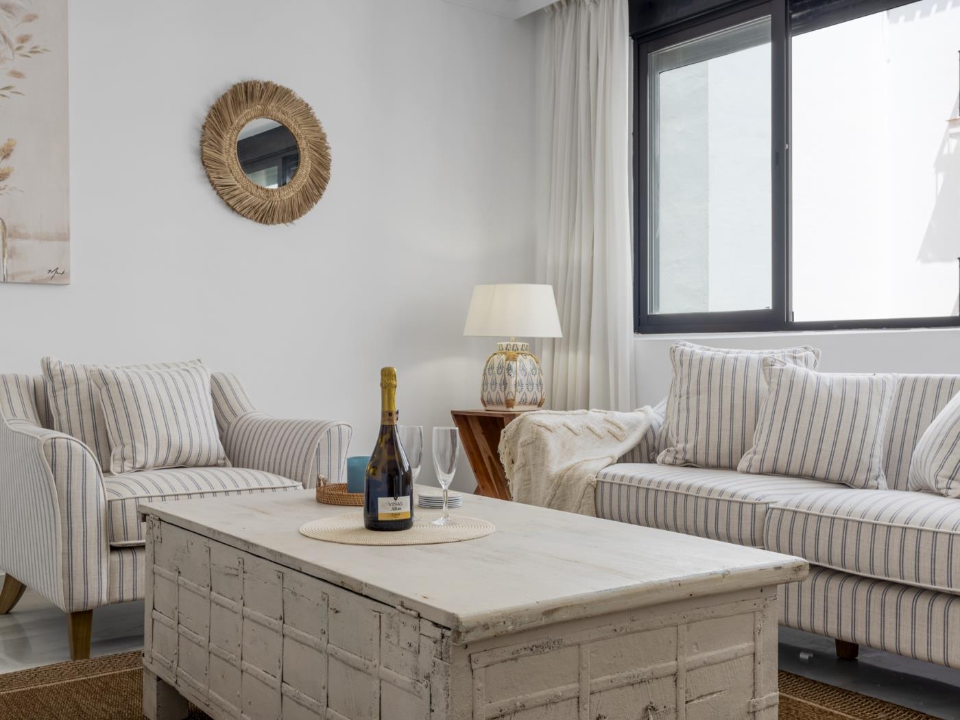 Apartamento en Playas del Duque para 4 personas | Casa Cadiz 208-3