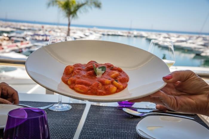 Discover the best first-line restaurants in Puerto Banus, Marbella