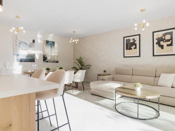 What requirements must a property meet to qualify as a luxury holiday rental?