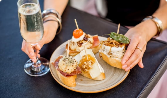 Tapeo popular en El Estrecho, Marbella