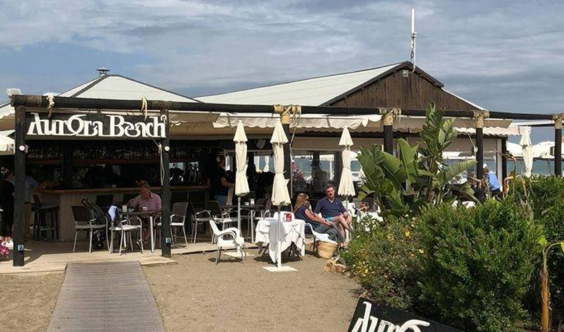 Aurora Beach-bar, delicious fresh fish by the sea