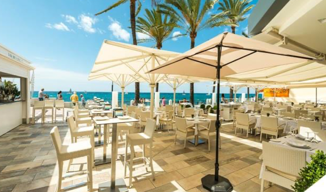 Savourez du poisson frais et des plats de riz en bord de mer chez Los Mellizos Marbella