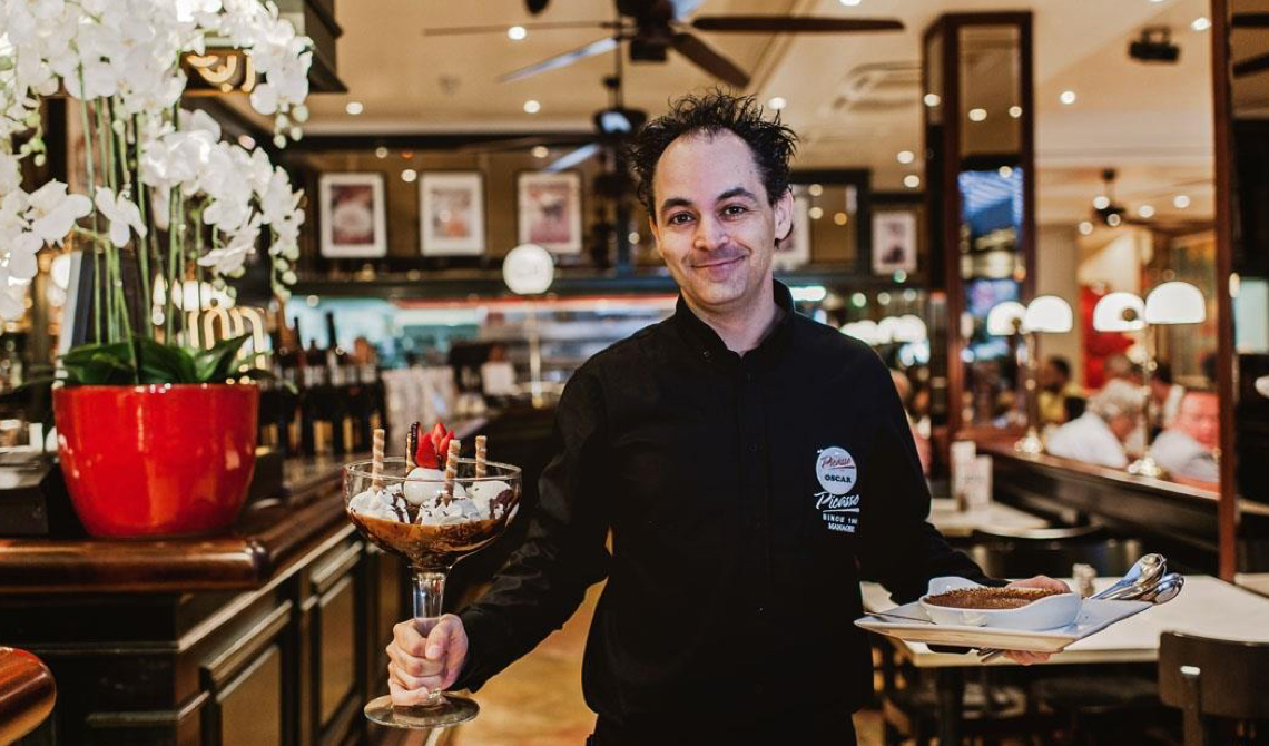 Visit the famous Pizzeria Picasso at Puerto Banus