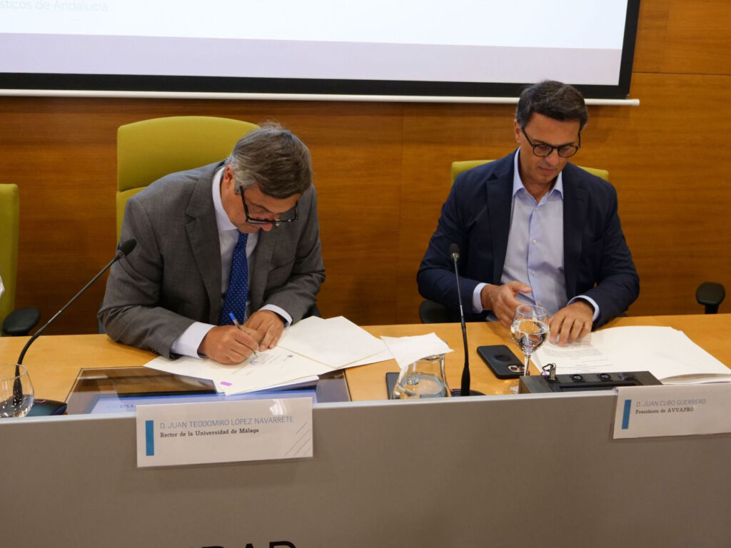 Teodomiro López, Rector of the University of Málaga; Juan Cubo, President of AVVAPRO