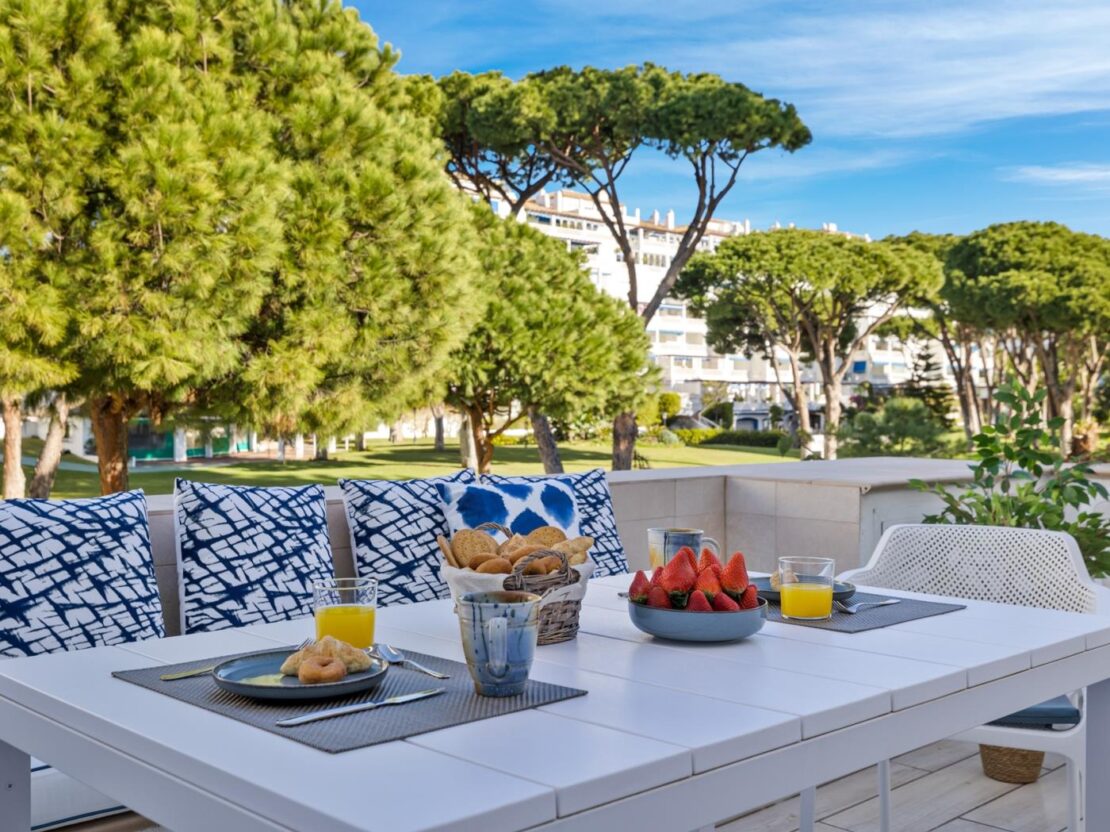 Apartment in Playas del Duque for 4 people | Casa Cadiz 111A